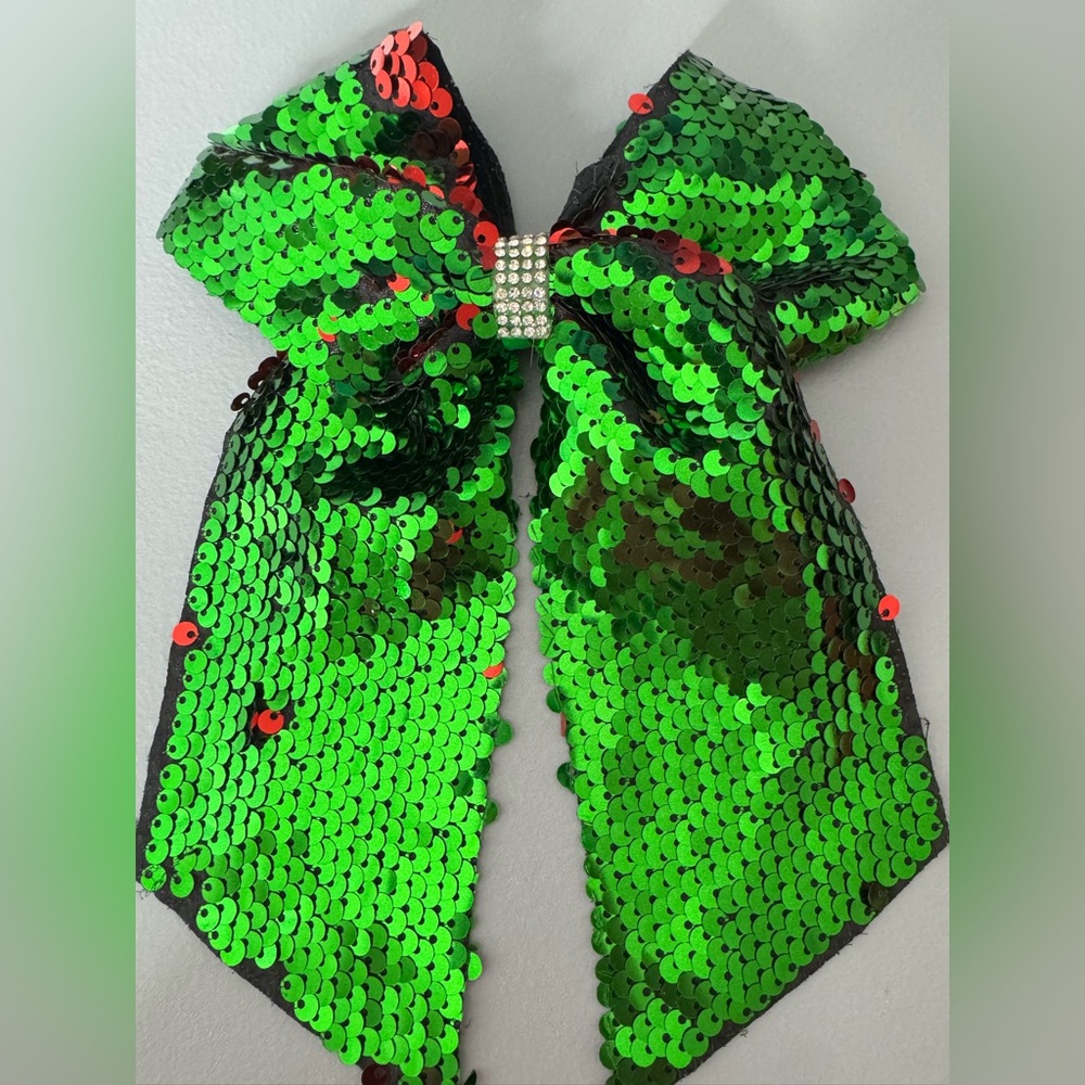 🛍️Any 5 items for $15 🛍️ Green Sequin Hair Bow